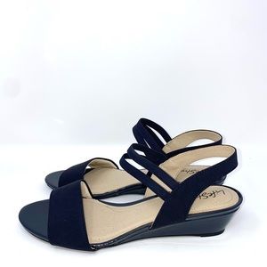 LIFE STRIDE Yolo Sandal Navy Blue